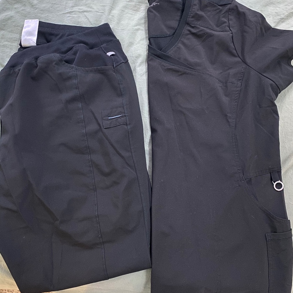 Cherokee Infinity Scrub Set